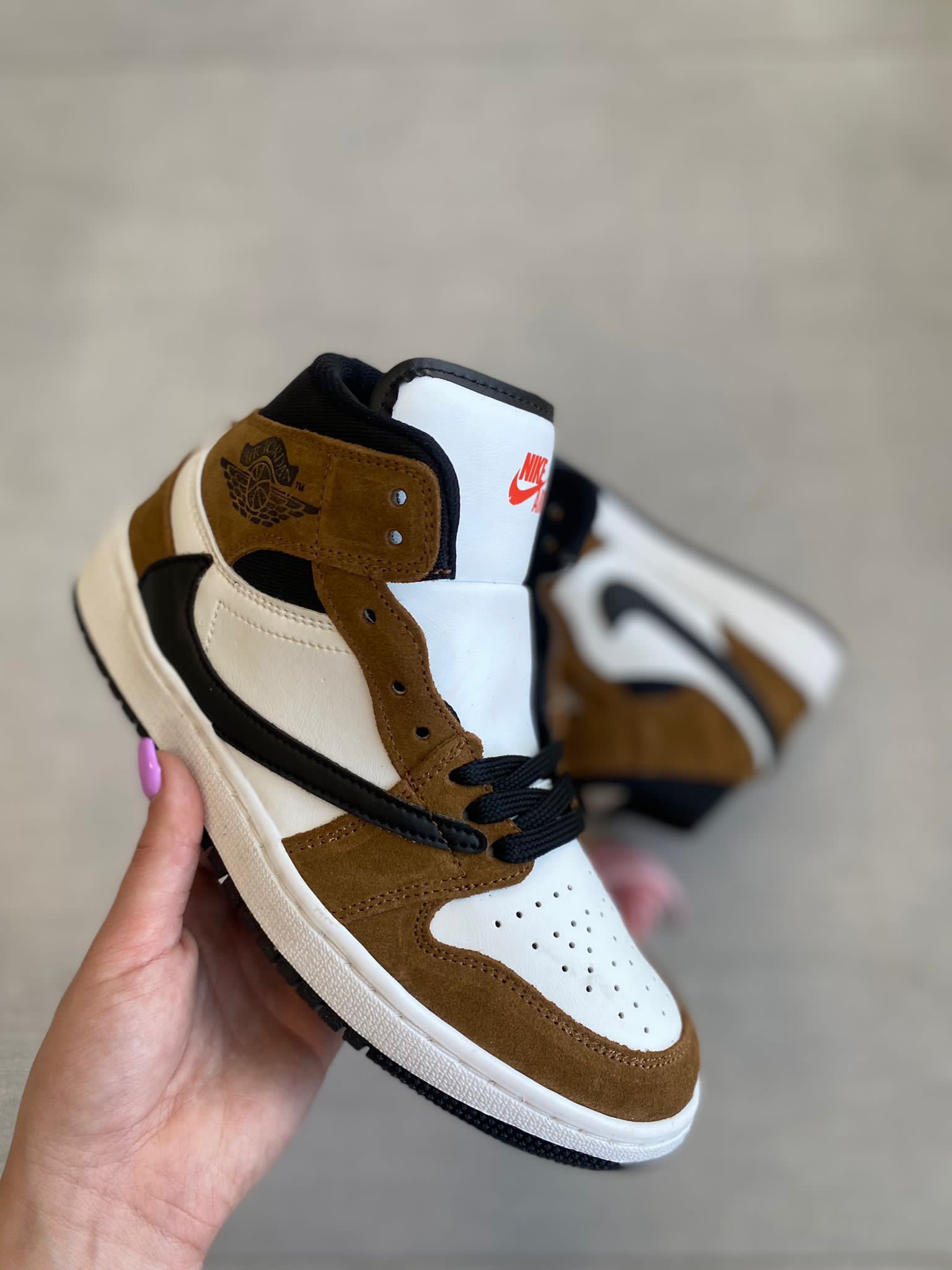 AJ1 Travis Scott