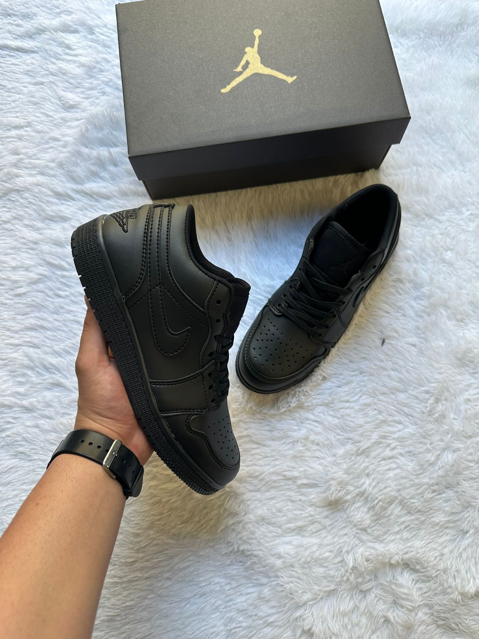 AJ1 Low Black