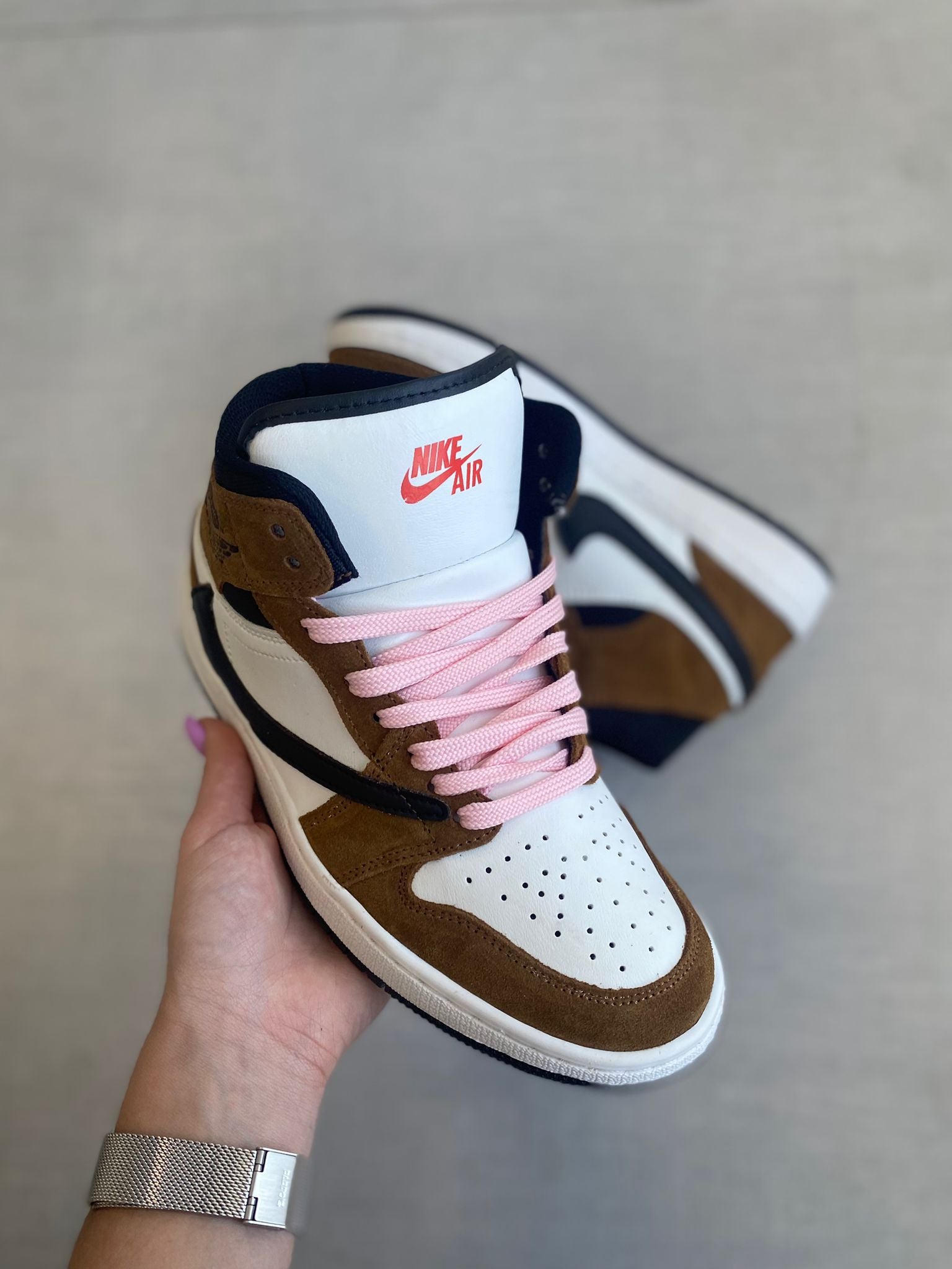 AJ1 Travis Scott