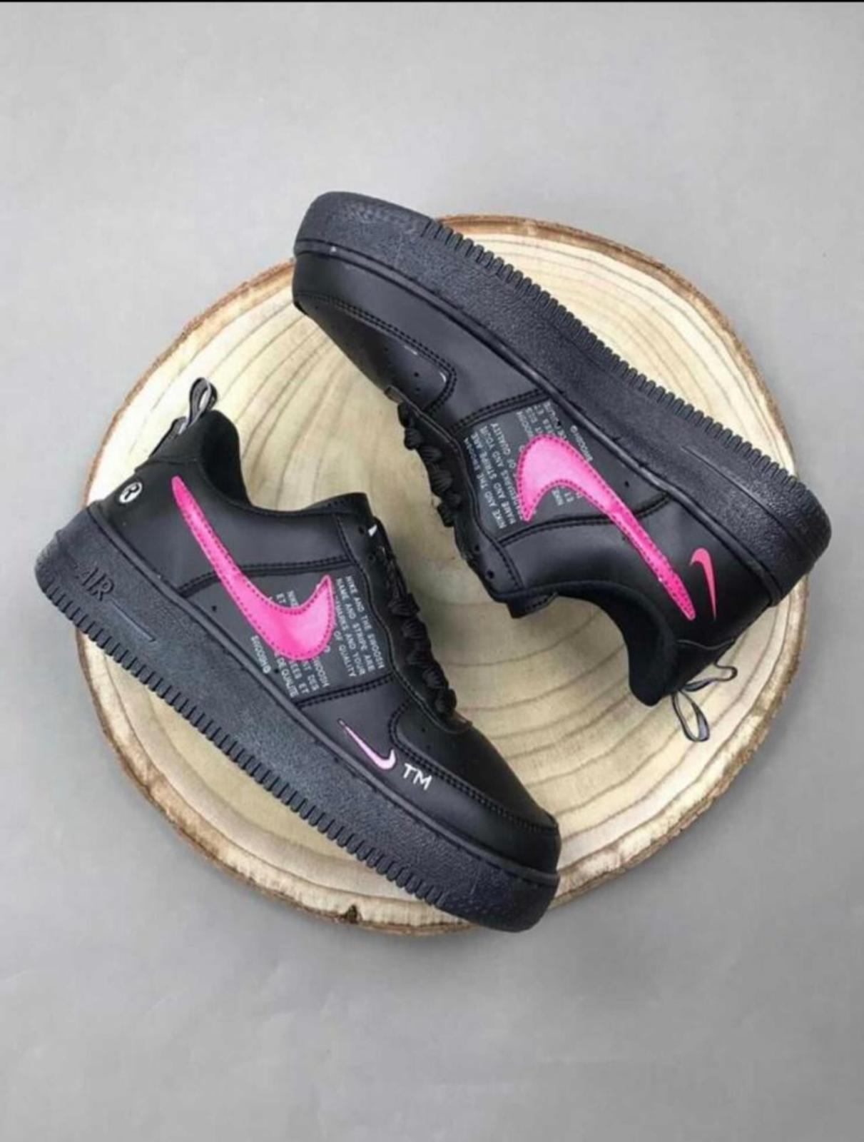AF1 LV8 Utility Black/Pink