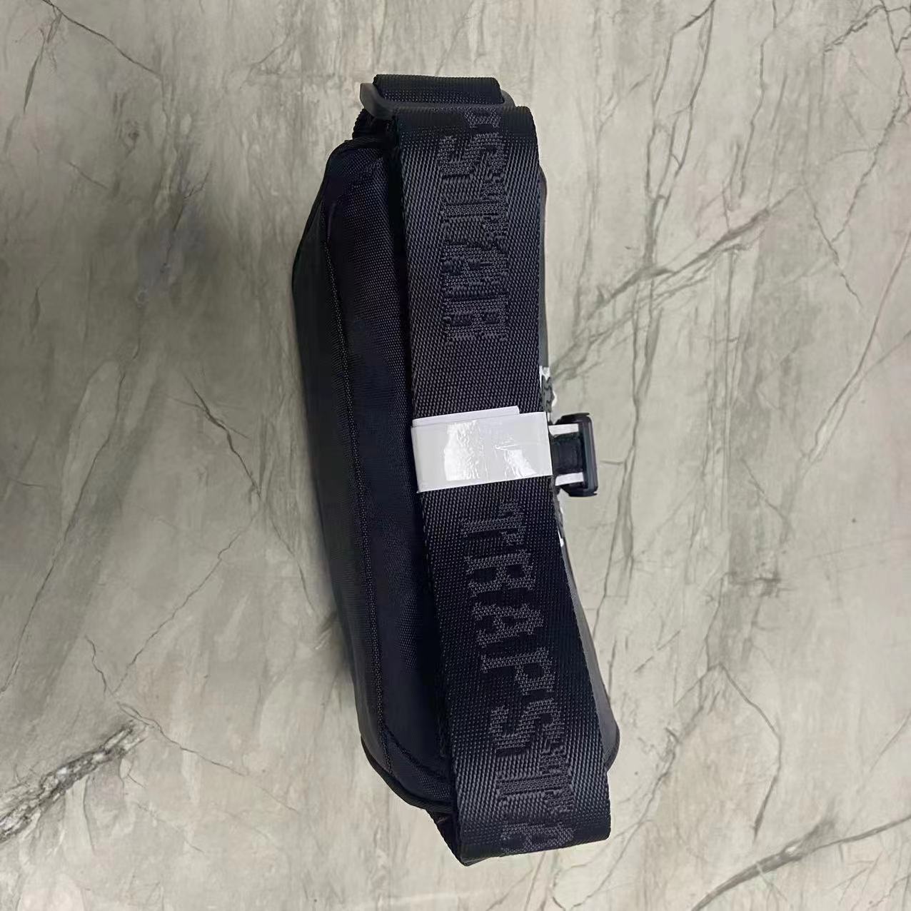 Riñonera TRPSTR "Black"