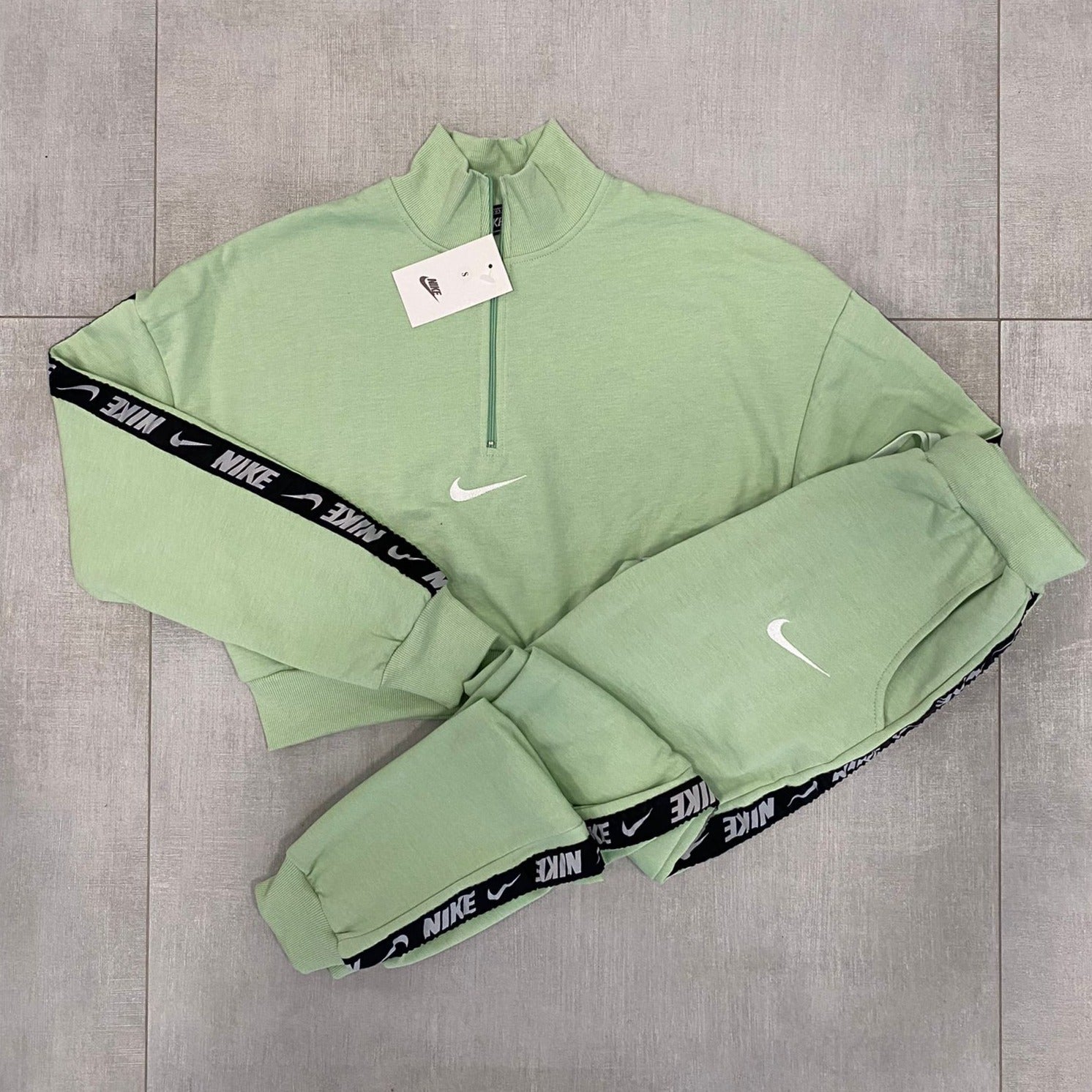 Conjunto NK Mujer B "Green"